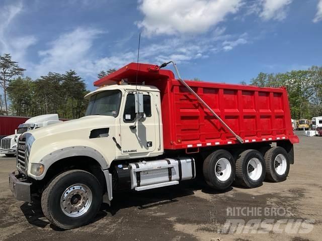 Mack GU713 덤프 트럭