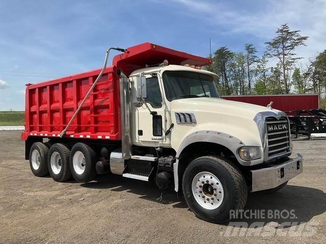 Mack GU713 덤프 트럭