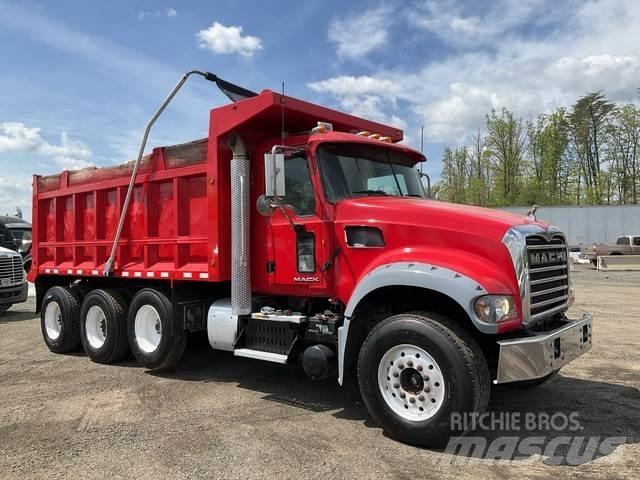Mack GU713 덤프 트럭