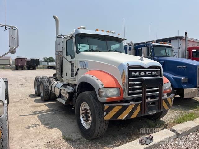 Mack GU713 트랙터 유닛