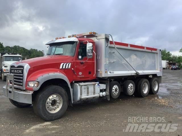 Mack GU713 덤프 트럭