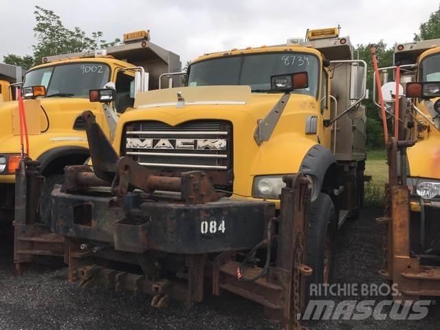 Mack GU713 제설 블레이드 및 제설기