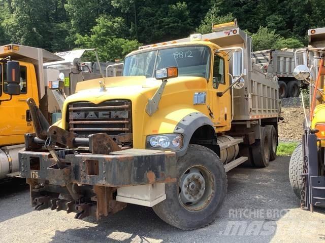 Mack GU713 제설 블레이드 및 제설기