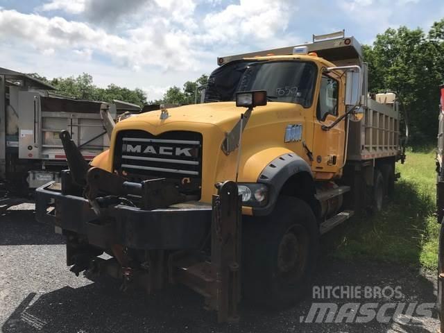 Mack GU713 제설 블레이드 및 제설기