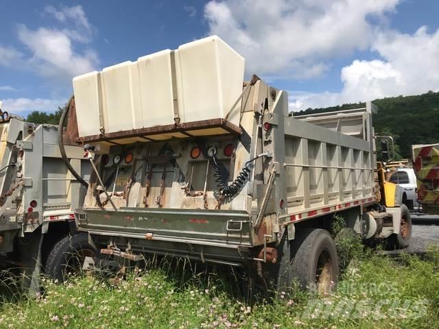 Mack GU713 제설 블레이드 및 제설기