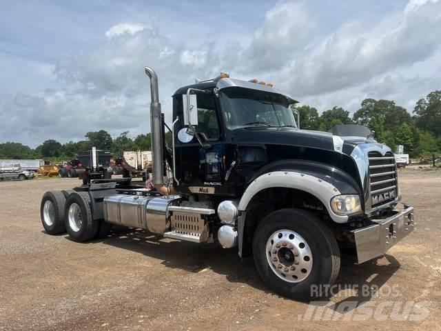 Mack GU713 트랙터 유닛