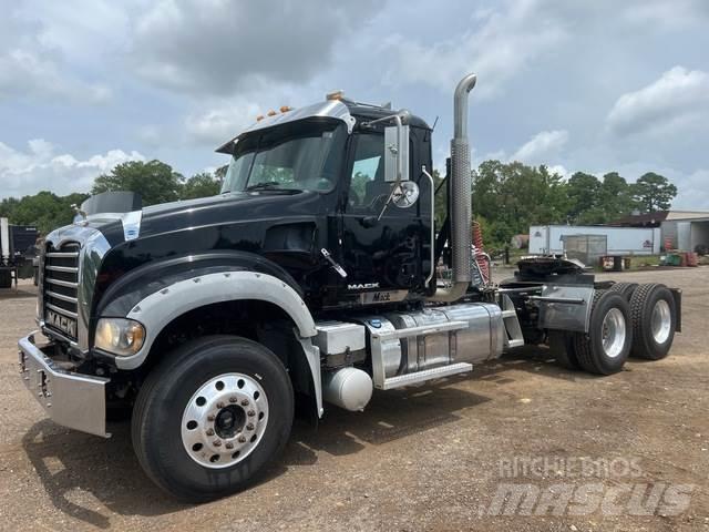 Mack GU713 트랙터 유닛