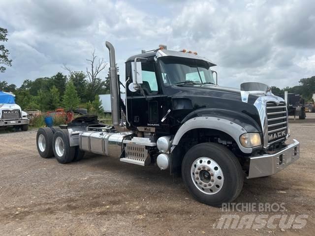 Mack GU713 트랙터 유닛
