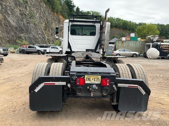 Mack GU713 트랙터 유닛