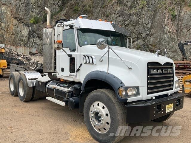Mack GU713 트랙터 유닛