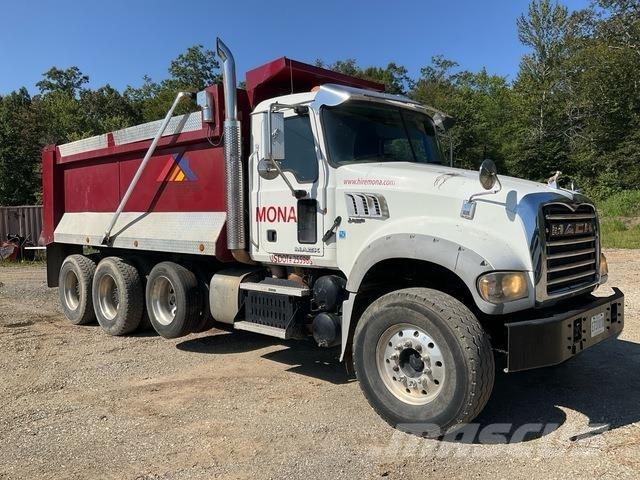 Mack GU713 덤프 트럭