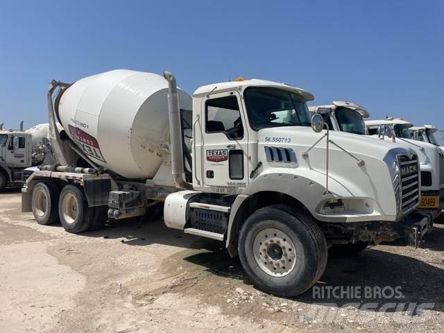 Mack GU813 기타 트럭