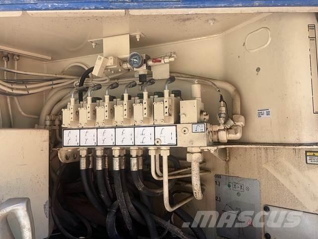 Mack GU813 콘크리트 펌프카