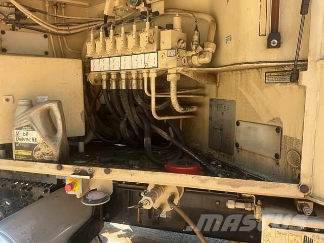 Mack GU813 콘크리트 펌프카