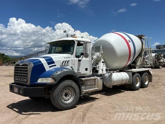 Mack GU813 기타 트럭