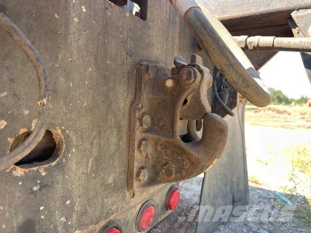 Mack GU813 스킵 로더 트럭