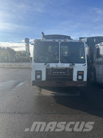 Mack LE613 폐기물 수거 트럭