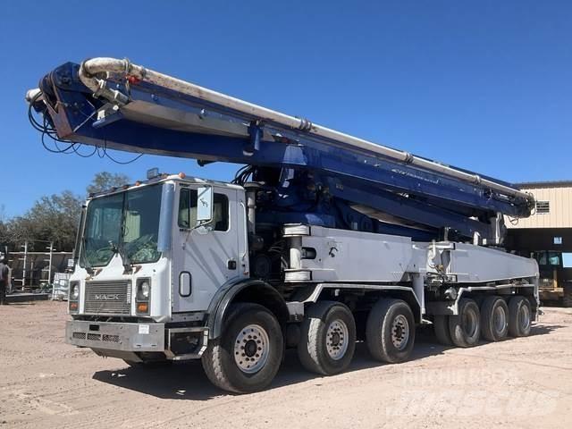 Mack MR688S 콘크리트 펌프카