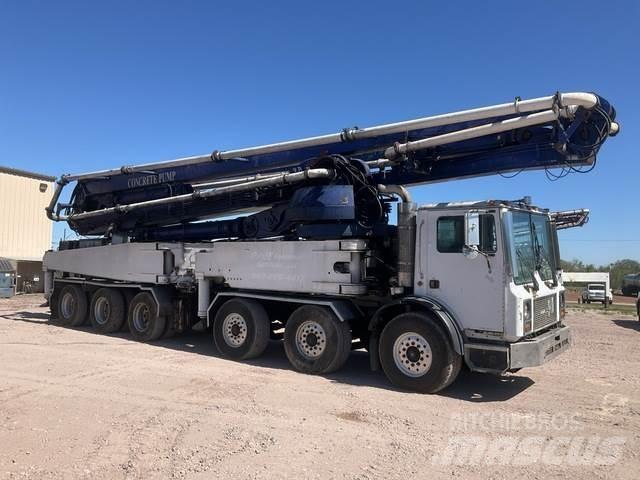 Mack MR688S 콘크리트 펌프카