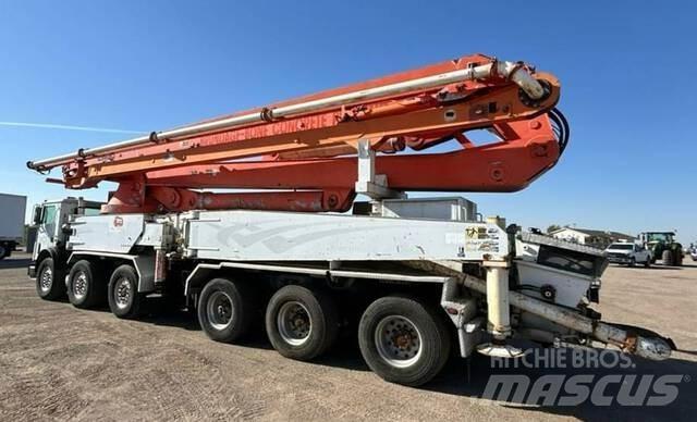 Mack MR688S 콘크리트 펌프카