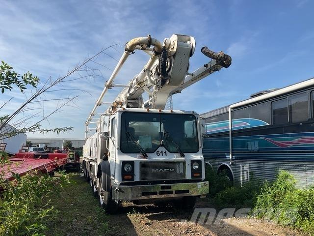 Mack MR688S 콘크리트 펌프카