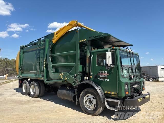 Mack MR690S 폐기물 수거 트럭