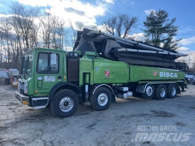 Mack MRU613 콘크리트 펌프카