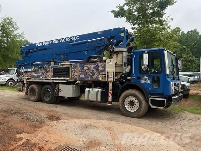 Mack MRU613 콘크리트 펌프카