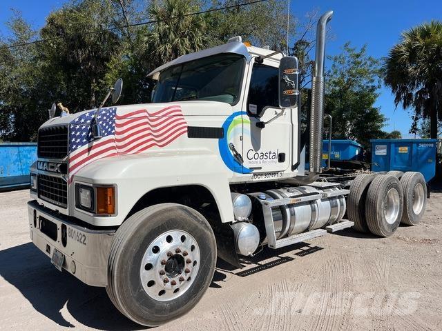 Mack Pinnacle 트랙터 유닛