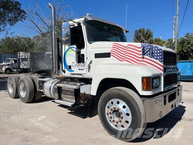 Mack Pinnacle 트랙터 유닛