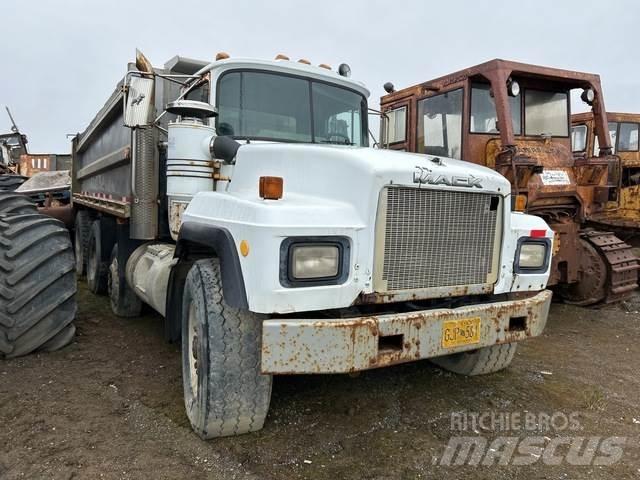 Mack RD688S 덤프 트럭