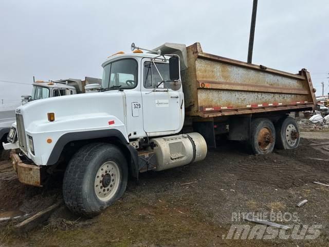 Mack RD688S 덤프 트럭