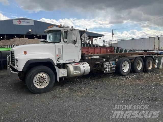 Mack RD688S 스킵 로더 트럭