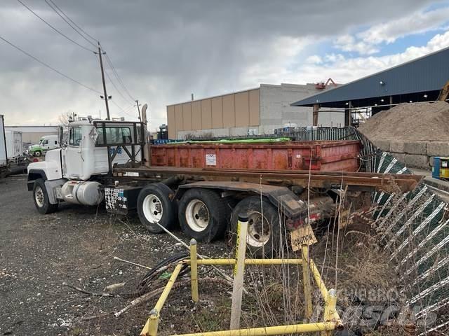 Mack RD688S 스킵 로더 트럭
