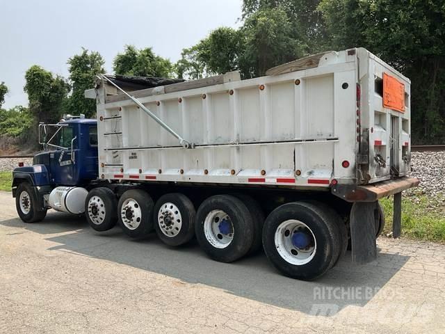 Mack RD688S 덤프 트럭