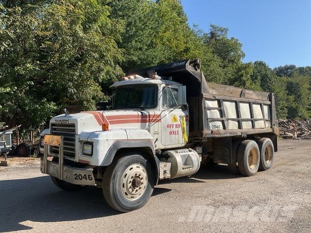 Mack RD688S 덤프 트럭