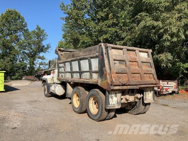 Mack RD688S 덤프 트럭
