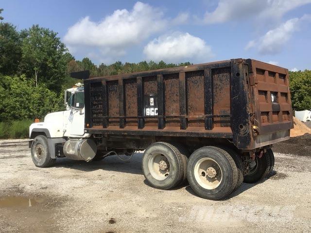 Mack RD688S 덤프 트럭