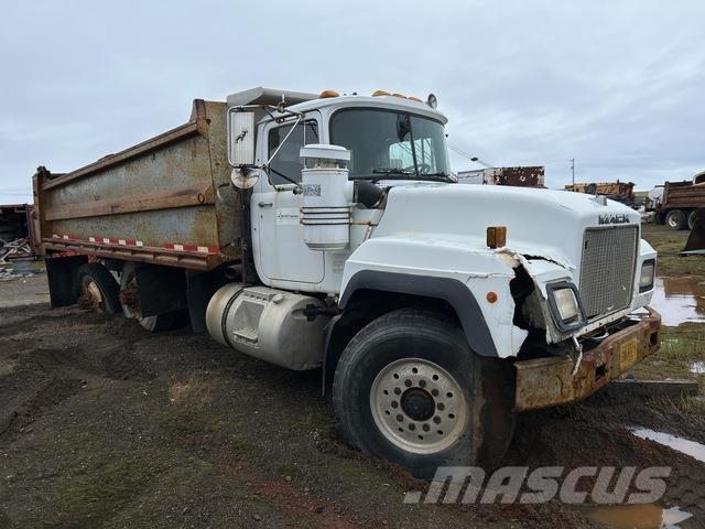 Mack RD688S 덤프 트럭