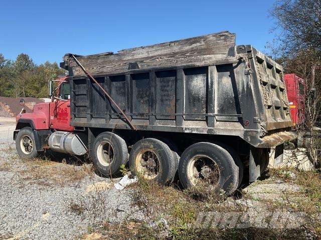 Mack RD688S 덤프 트럭