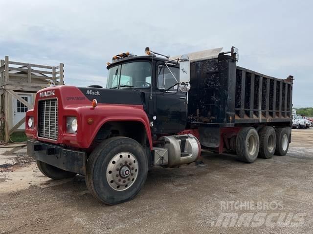 Mack RD690S 덤프 트럭