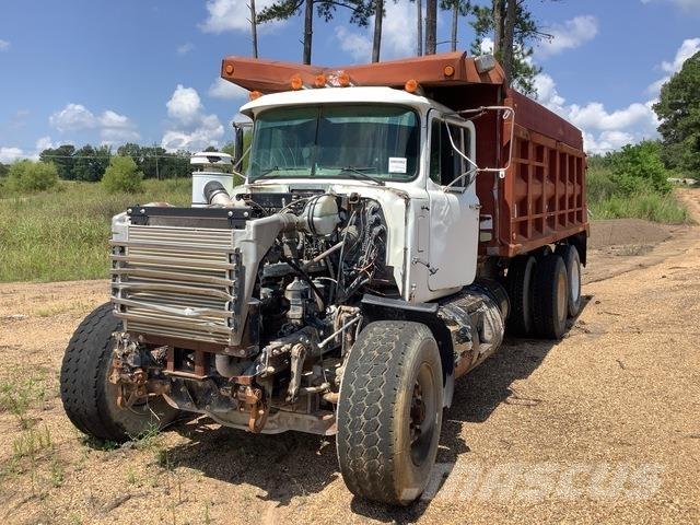 Mack RD690S 덤프 트럭
