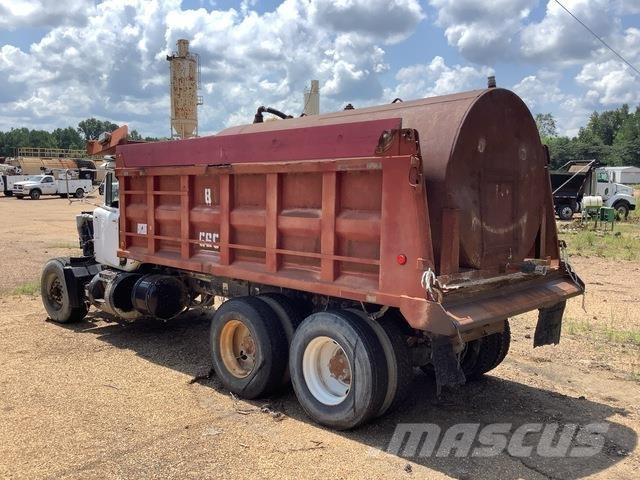 Mack RD690S 덤프 트럭