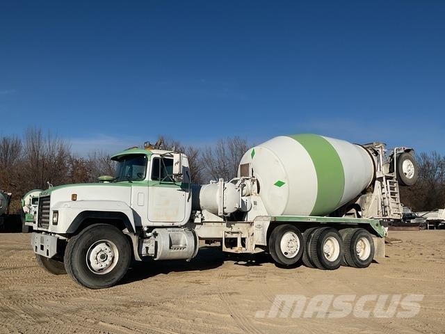 Mack RD690S 기타 트럭