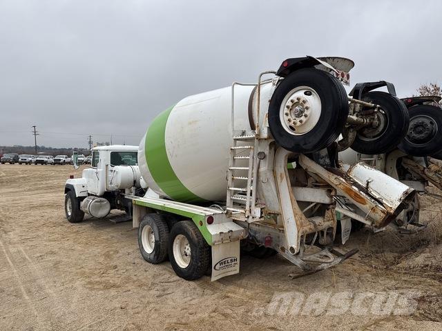 Mack RD690S 기타 트럭