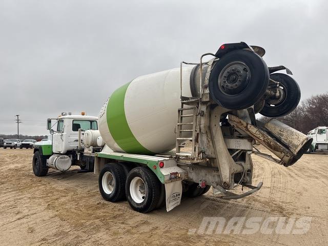 Mack RD690S 기타 트럭