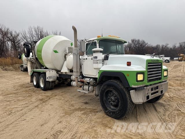 Mack RD690S 기타 트럭