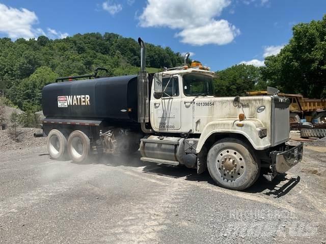 Mack RW613 급수차
