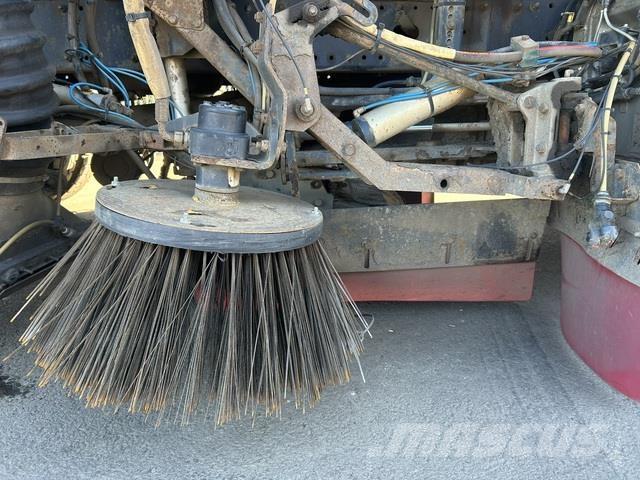 MAN TGM18.290 청소 트럭