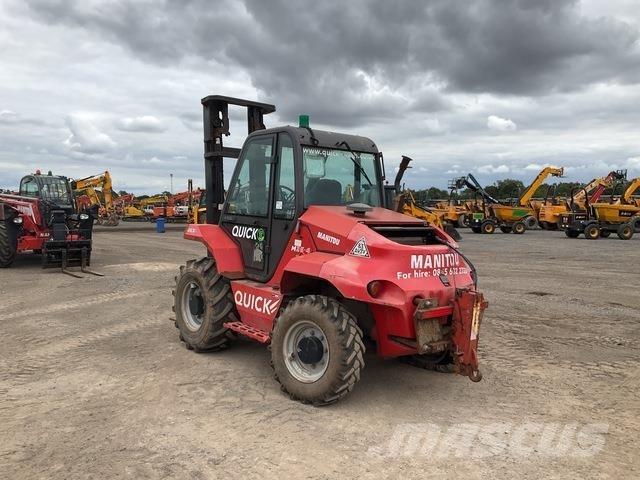 Manitou M26-4 험지용 트럭